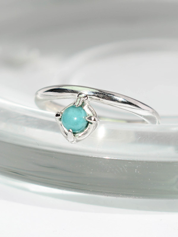 Small stone ring
