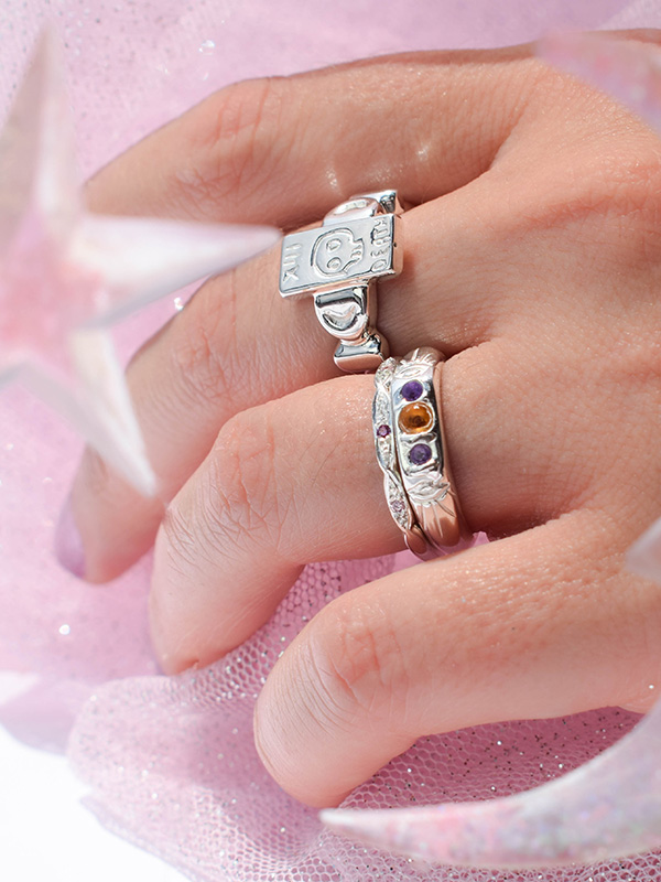 Stacking ring with tiny stone