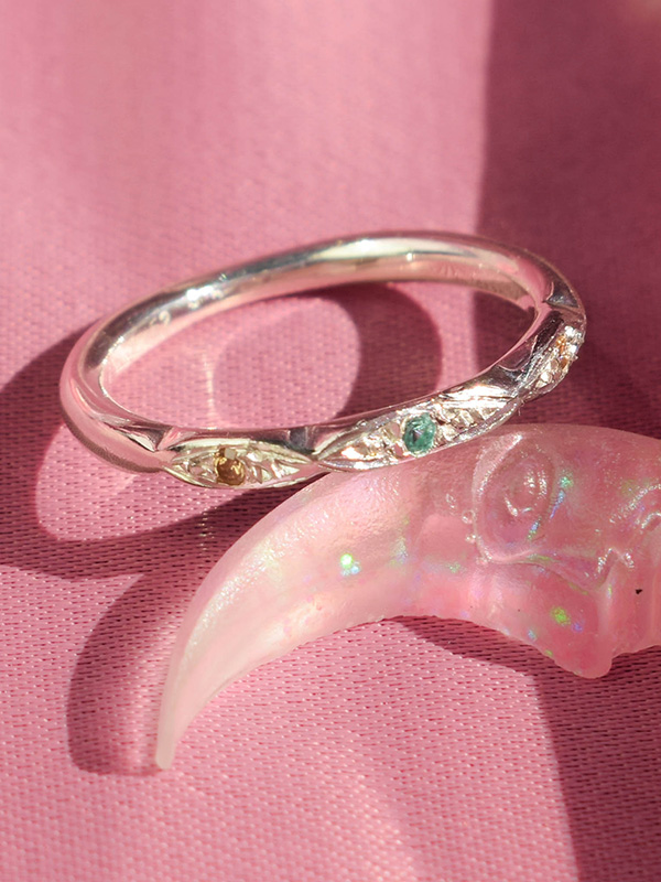 Dainty ring with zirconia crystal
