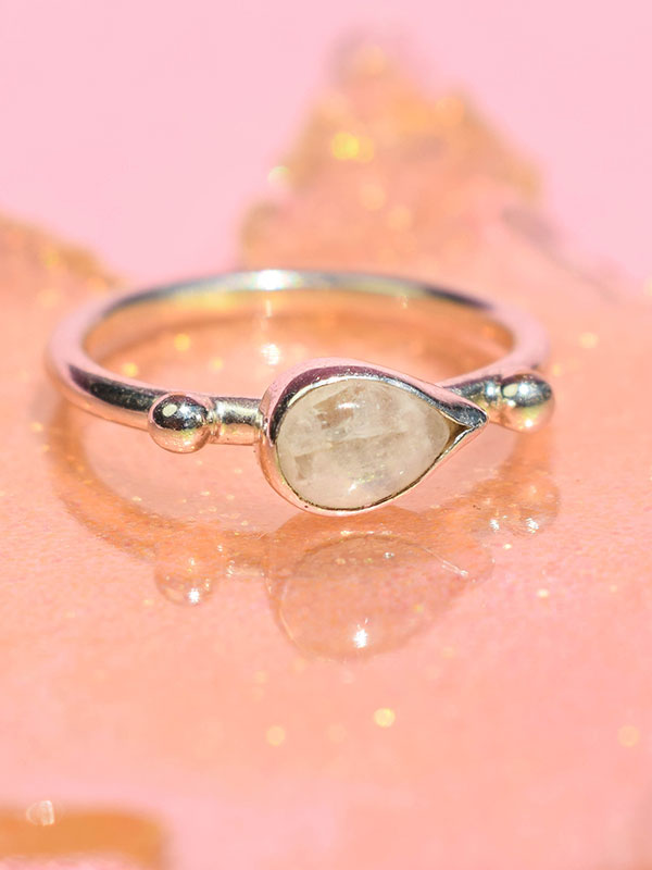Small stone stacking ring