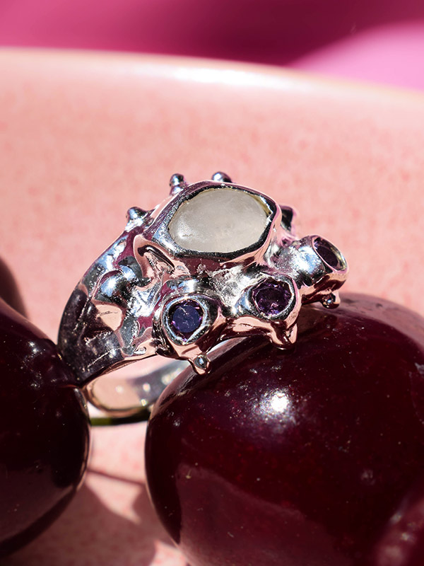 Organic ring with gemstones